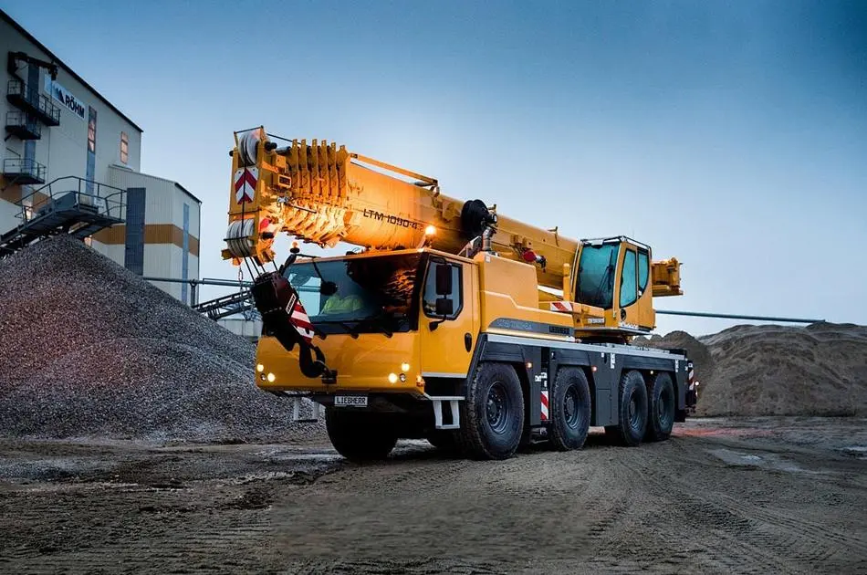 Industrial Field-Lifting Machinery